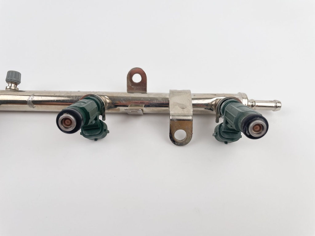 2012 Yamaha 150 HP 4 Stroke Outboard Fuel Injector Set W/ Rail 63P-13761-01-00 OEM