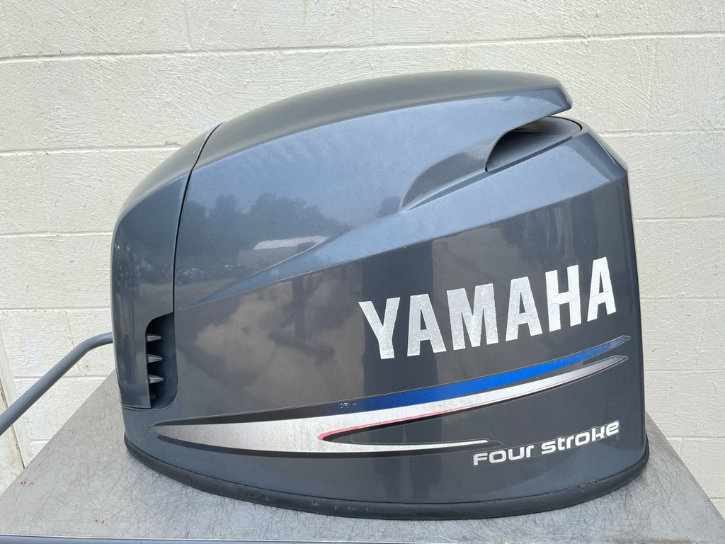 2006 Yamaha 115 HP 4 Stroke Outboard Top Cowling 68V-42610-12-8D OEM