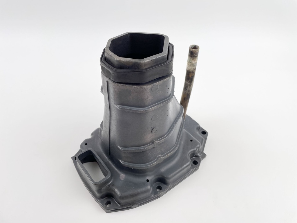 2012 Yamaha 150 HP 4 Stroke Outboard Exhaust Muffler 63P-14711-01-9S OEM