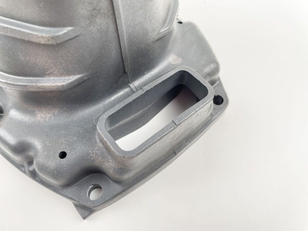 2012 Yamaha 150 HP 4 Stroke Outboard Exhaust Muffler 63P-14711-01-9S OEM