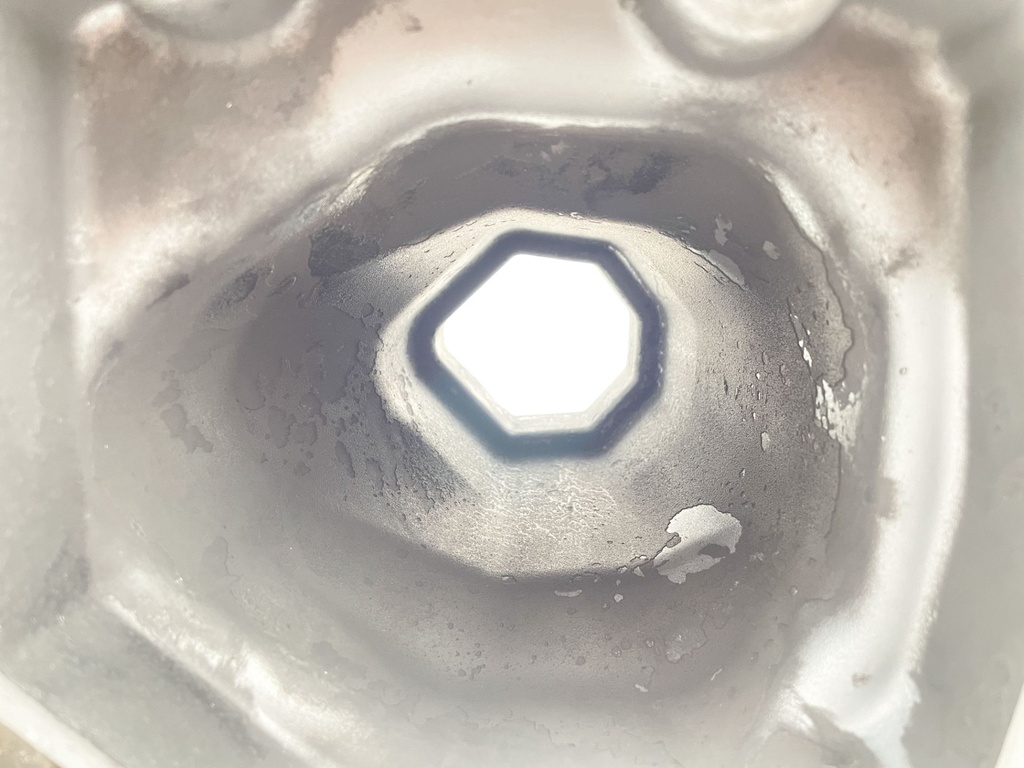 2012 Yamaha 150 HP 4 Stroke Outboard Exhaust Muffler 63P-14711-01-9S OEM