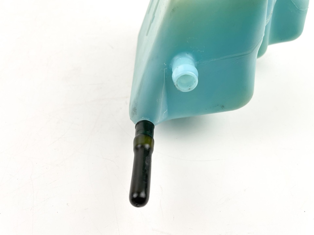 1996 Yamaha 115 HP 2 Stroke Outboard Oil Tank 6E5-21750-05-00 OEM