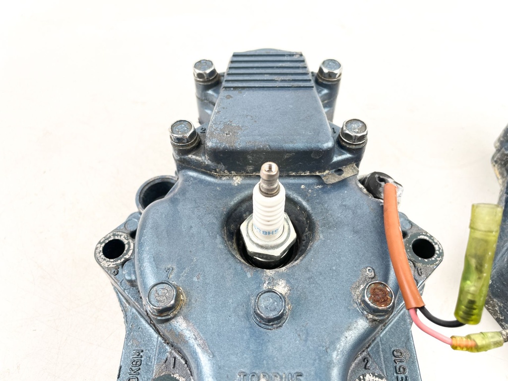 1996 Yamaha 115 HP 2 Stroke Outboard Cylinder Head Set 6E5-11111-10-94 OEM