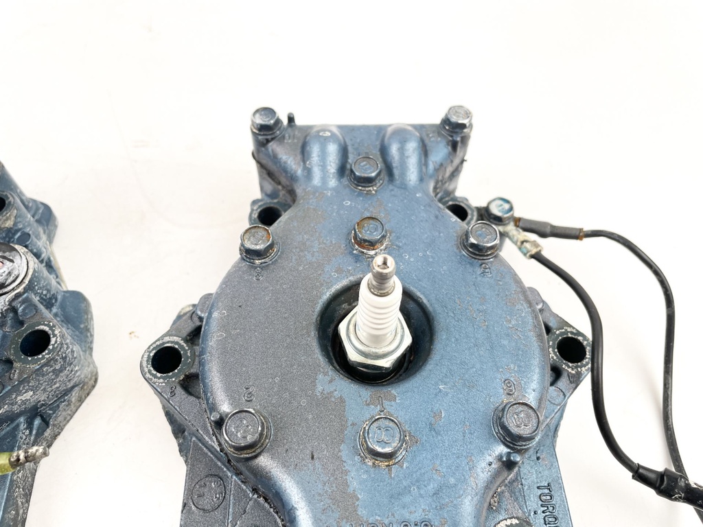 1996 Yamaha 115 HP 2 Stroke Outboard Cylinder Head Set 6E5-11111-10-94 OEM