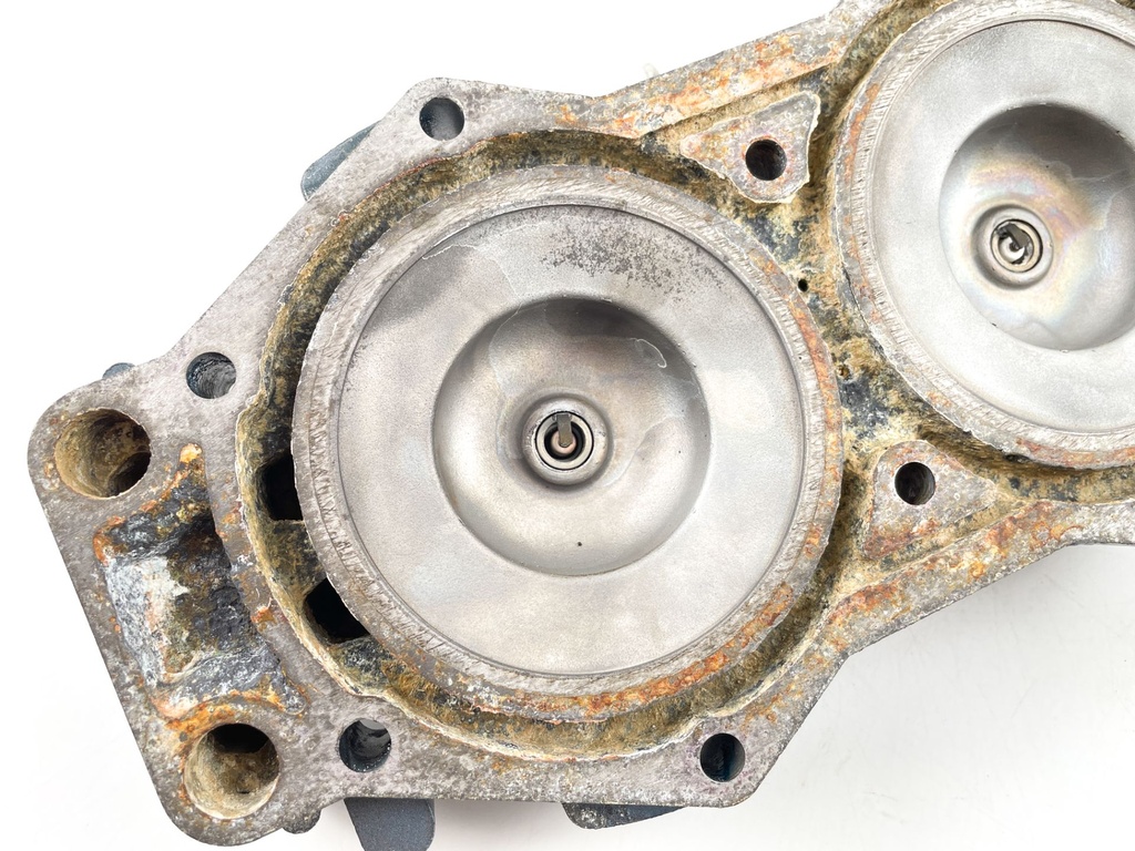 1996 Yamaha 115 HP 2 Stroke Outboard Cylinder Head Set 6E5-11111-10-94 OEM