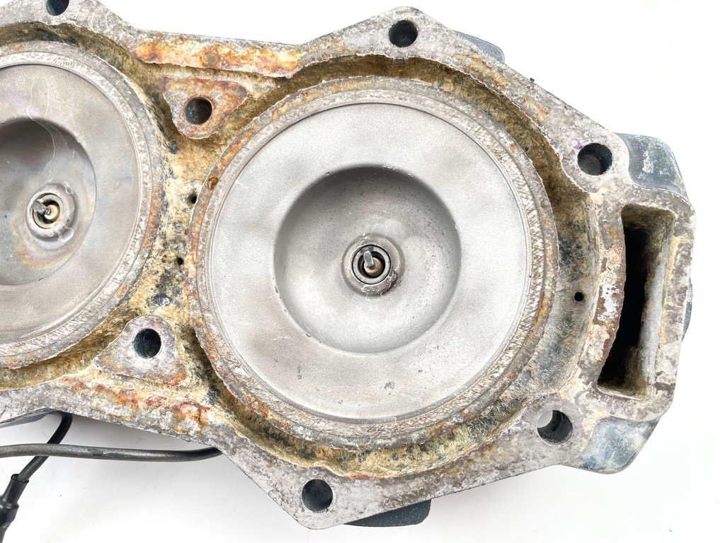 1996 Yamaha 115 HP 2 Stroke Outboard Cylinder Head Set 6E5-11111-10-94 OEM