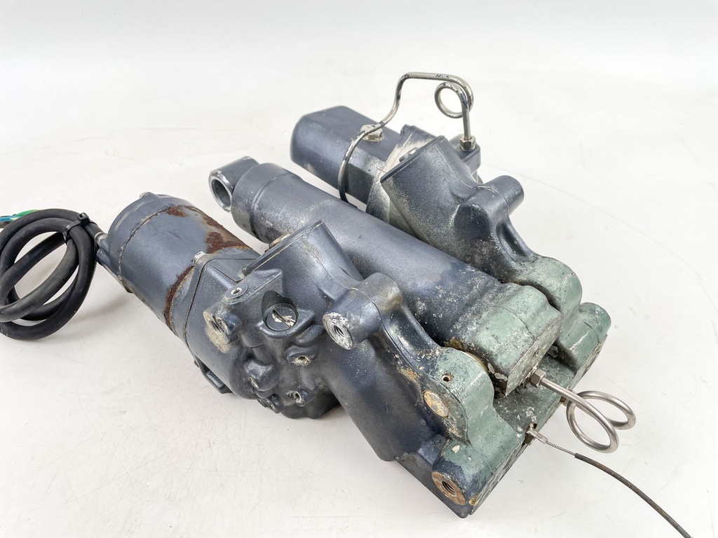 1996 Yamaha 115 HP 2 Stroke Outboard Power Trim Tilt Unit 6G5-43800-06-4D OEM