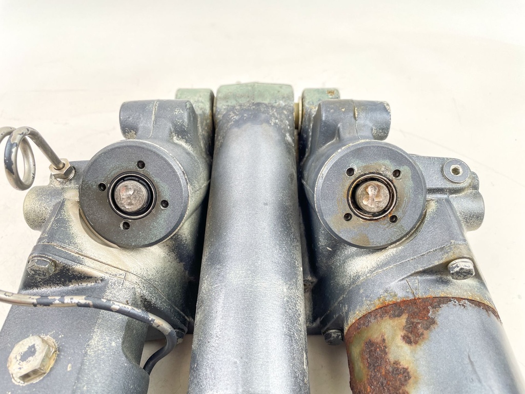 1996 Yamaha 115 HP 2 Stroke Outboard Power Trim Tilt Unit 6G5-43800-06-4D OEM