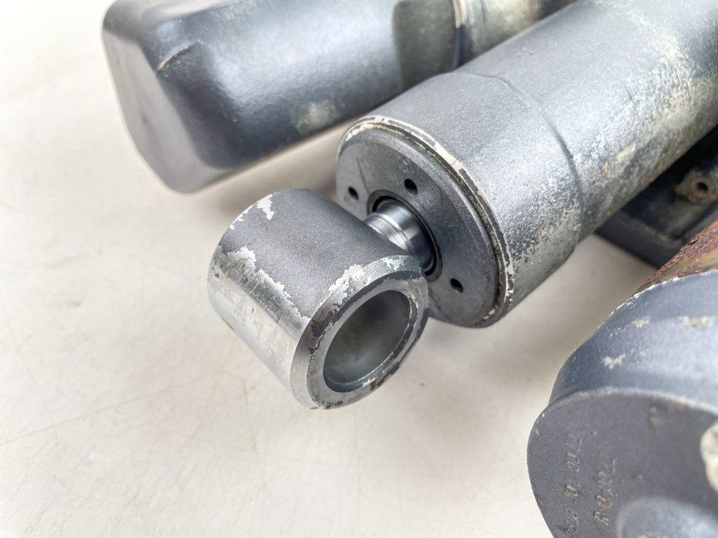 1996 Yamaha 115 HP 2 Stroke Outboard Power Trim Tilt Unit 6G5-43800-06-4D OEM