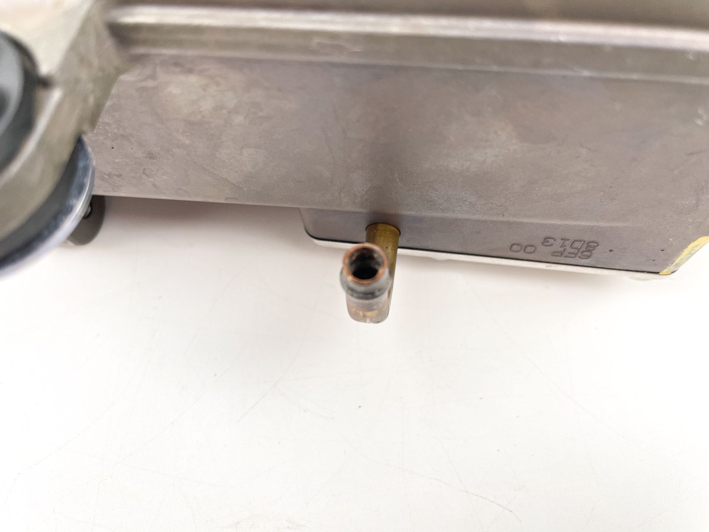 2018 Yamaha 90 HP 4 Stroke Outboard VST Float Chamber Assembly 6FP-14180-01-00 OEM