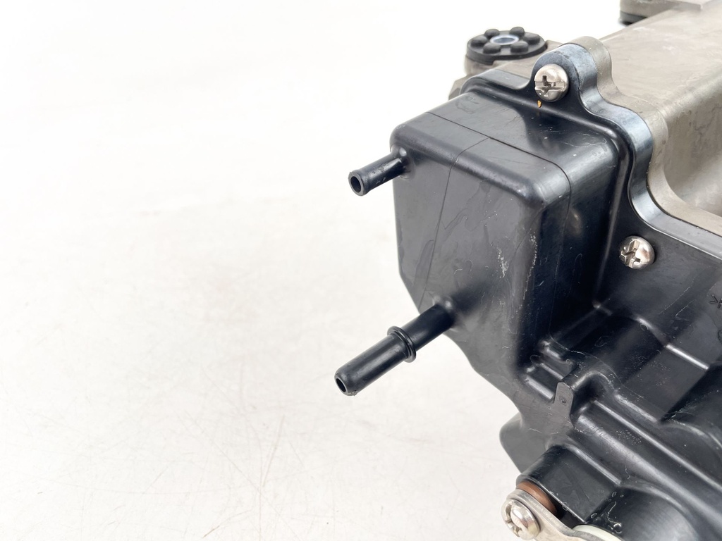 2018 Yamaha 90 HP 4 Stroke Outboard VST Float Chamber Assembly 6FP-14180-01-00 OEM