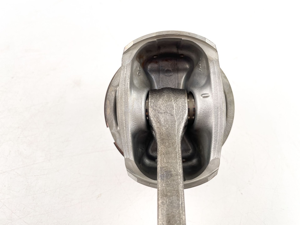 2018 Yamaha 90 HP 4 Stroke Outboard Piston W/ Connecting Rod 6FP-11631-00-00 OEM