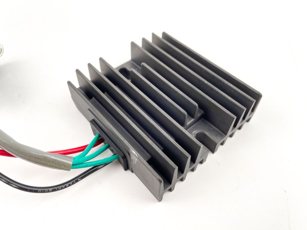 03-04 Yamaha 75 90 HP 4 Stroke Outboard Rectifier Regulator 67F-81960-11-00 OEM