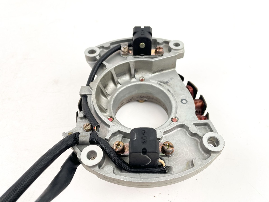 02-04 Yamaha 75 80 90 100 HP 4 Stroke Outboard Pulser Base Stator Assembly 67F-85560-01-00