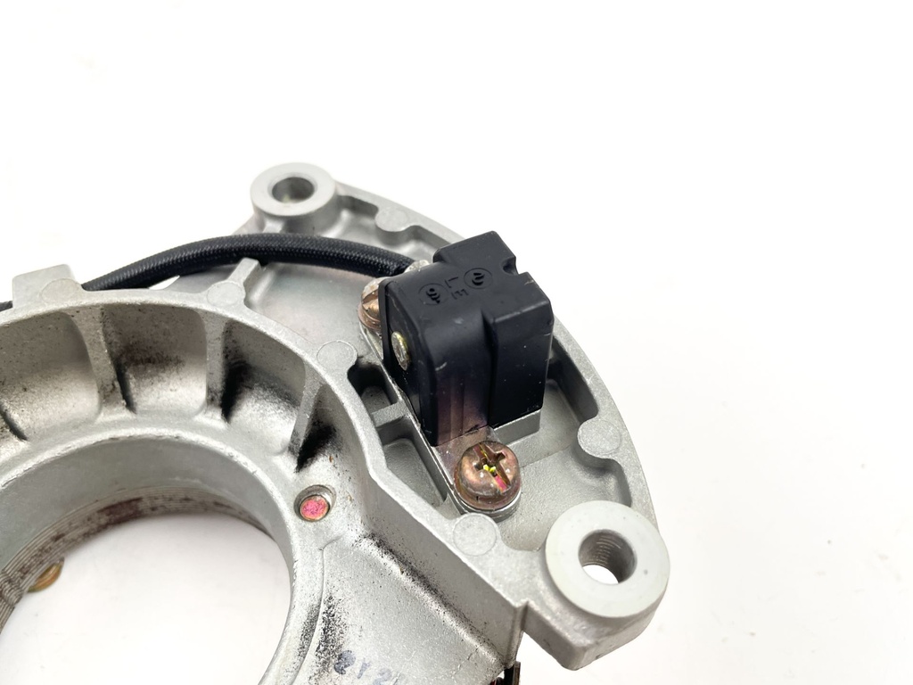 02-04 Yamaha 75 80 90 100 HP 4 Stroke Outboard Pulser Base Stator Assembly 67F-85560-01-00