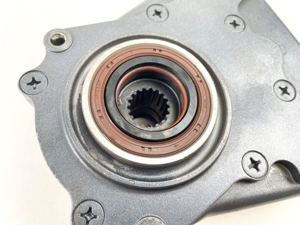 2003 Yamaha 90 HP 4 Stroke Outboard Oil Pump 67F-13300-03-00 OEM