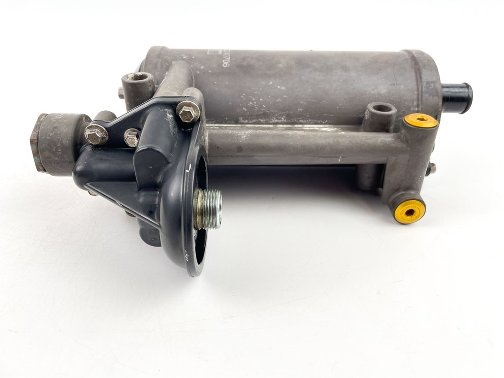 2006 Mercury 275 HP 4 Stroke Outboard Integrated Oil Cooler Module 8M0132390 OEM