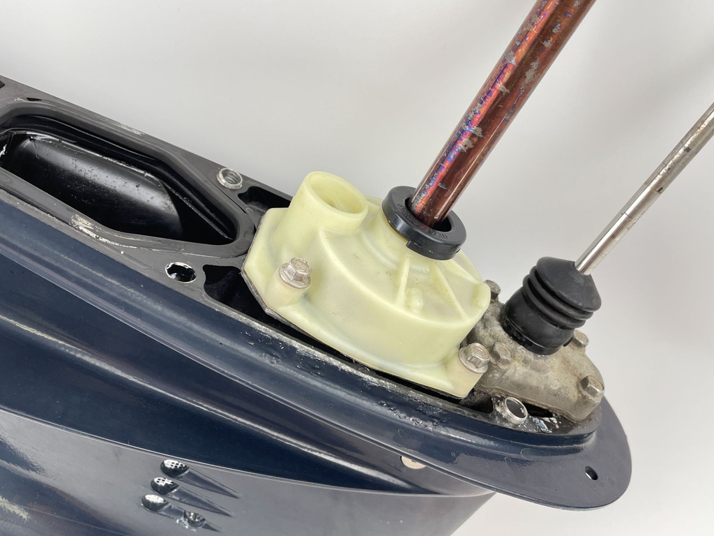 Evinrude 40 50 60 HP 2 Stroke Etec 20" Long Lower Unit Gear Case Blue