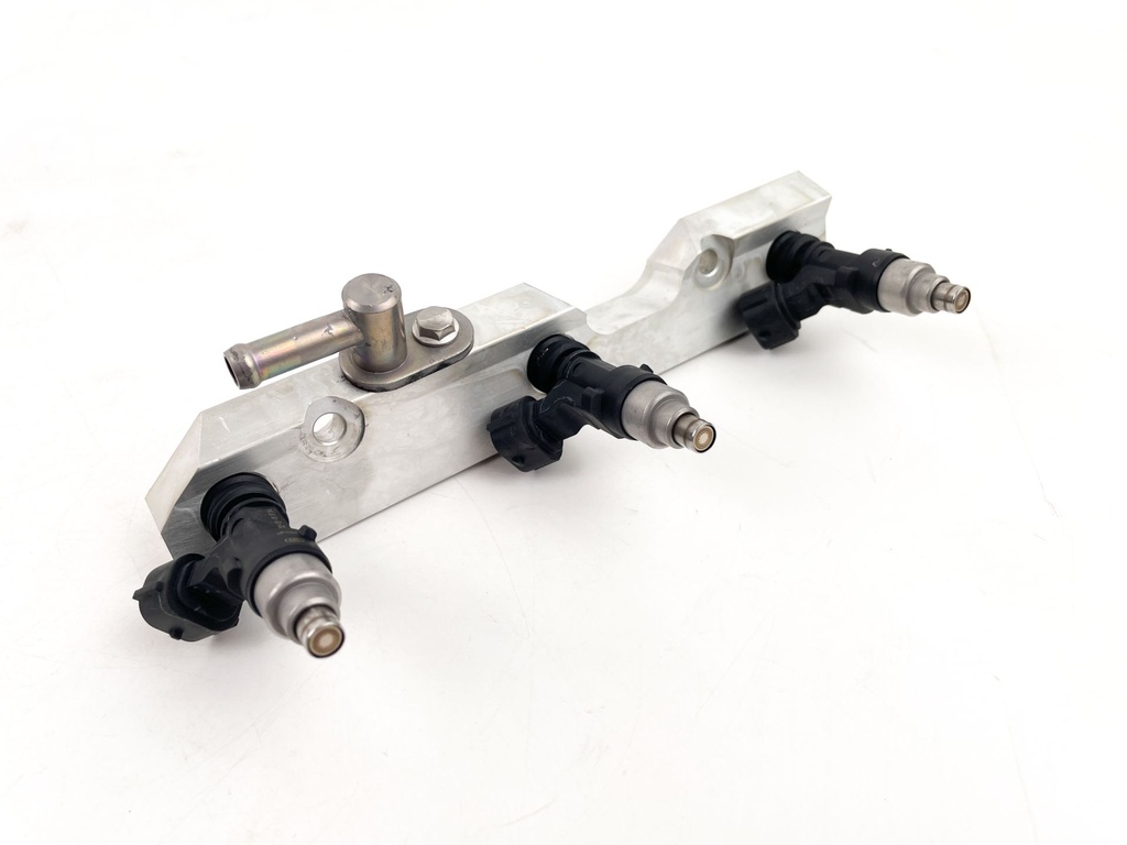 2013 Suzuki 60 HP 4 Stroke Outboard Fuel Injector Set W/ Rail 15710-85K00 OEM