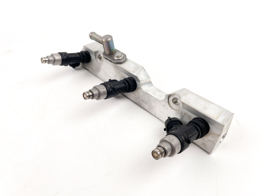 2013 Suzuki 60 HP 4 Stroke Outboard Fuel Injector Set W/ Rail 15710-85K00 OEM