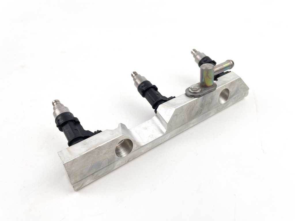 2013 Suzuki 60 HP 4 Stroke Outboard Fuel Injector Set W/ Rail 15710-85K00 OEM