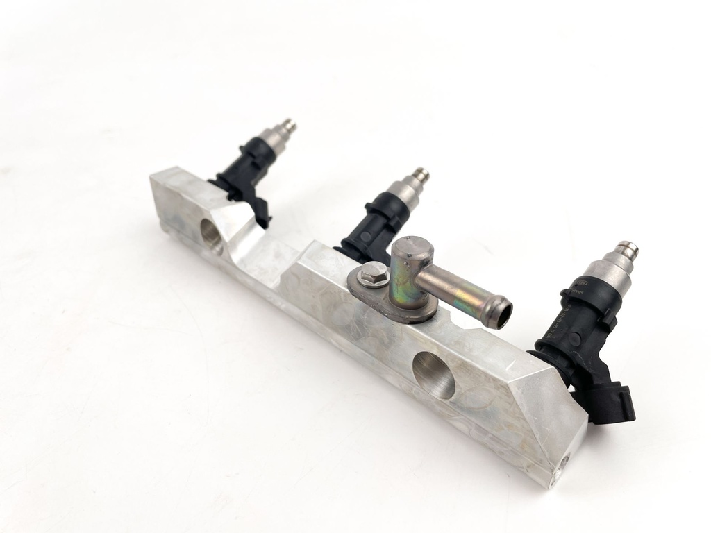 2013 Suzuki 60 HP 4 Stroke Outboard Fuel Injector Set W/ Rail 15710-85K00 OEM