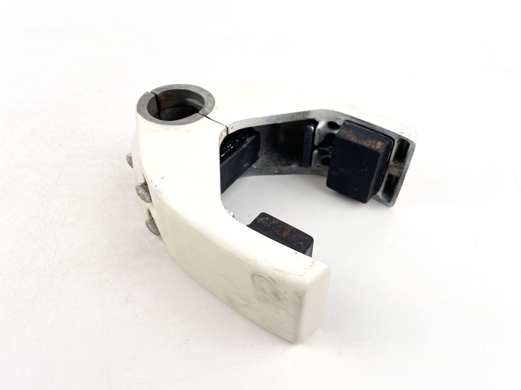 2005 Johnson 50 HP 2 Stroke Outboard Lower Mount Covers Set 0332419 0332420 OEM