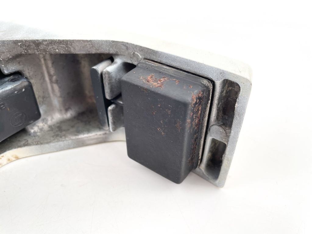 2005 Johnson 50 HP 2 Stroke Outboard Lower Mount Covers Set 0332419 0332420 OEM