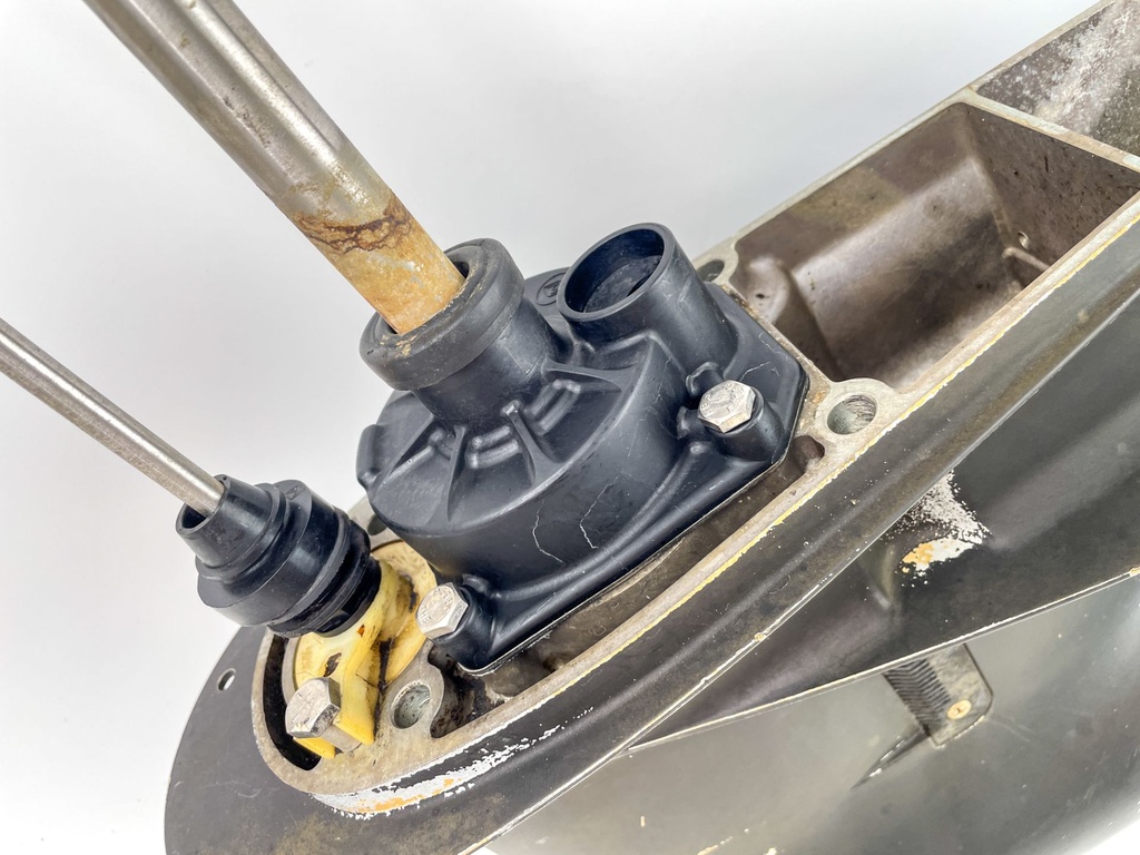 1993 + Evinrude Johnson 40 48 50 HP Outboard 20" Lower Unit Gear Case Tested