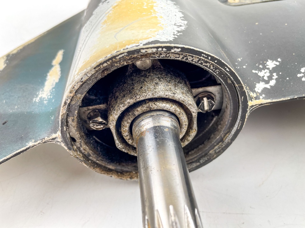 1993 + Evinrude Johnson 40 48 50 HP Outboard 20" Lower Unit Gear Case Tested