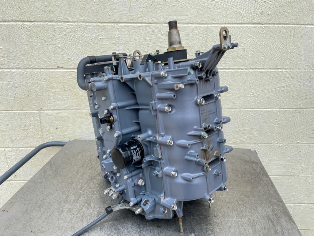 2001 - 2004 Yamaha F 80 90 100 HP 4 Stroke Outboard Powerhead Crankcase Assembly