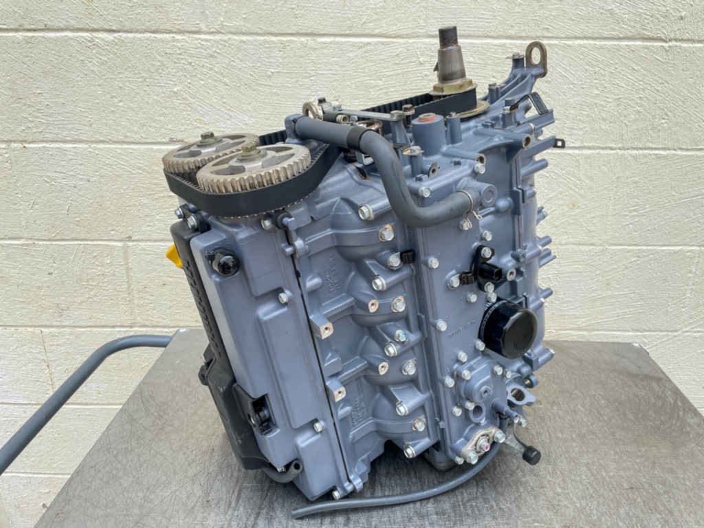 2001 - 2004 Yamaha F 80 90 100 HP 4 Stroke Outboard Powerhead Crankcase Assembly