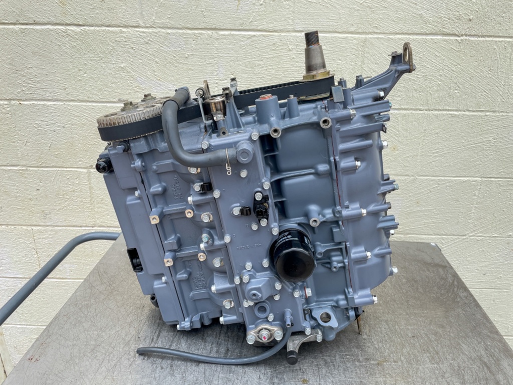 2001 - 2004 Yamaha F 80 90 100 HP 4 Stroke Outboard Powerhead Crankcase Assembly