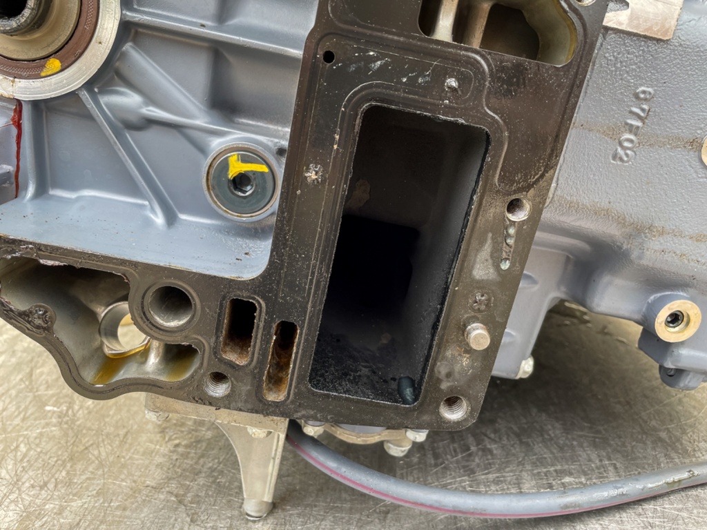 2001 - 2004 Yamaha F 80 90 100 HP 4 Stroke Outboard Powerhead Crankcase Assembly