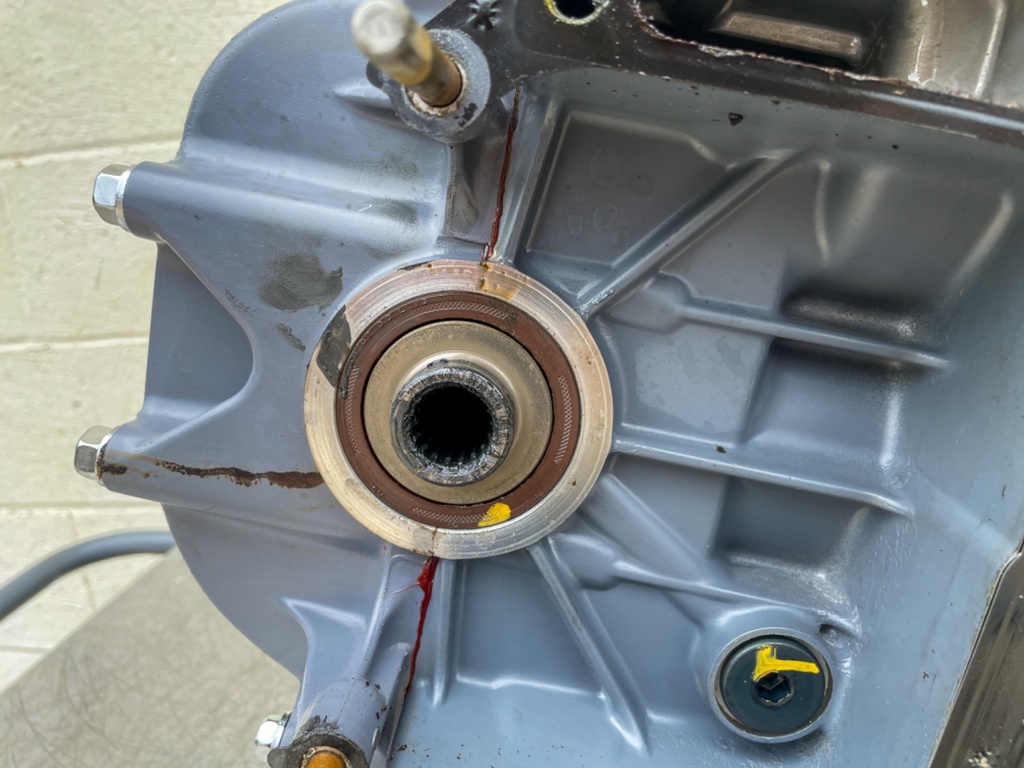 2001 - 2004 Yamaha F 80 90 100 HP 4 Stroke Outboard Powerhead Crankcase Assembly