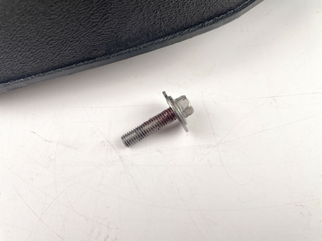 2003 Mercury 200 HP 2 Stroke Outboard Intake Attenuator Assembly 881909T3 OEM