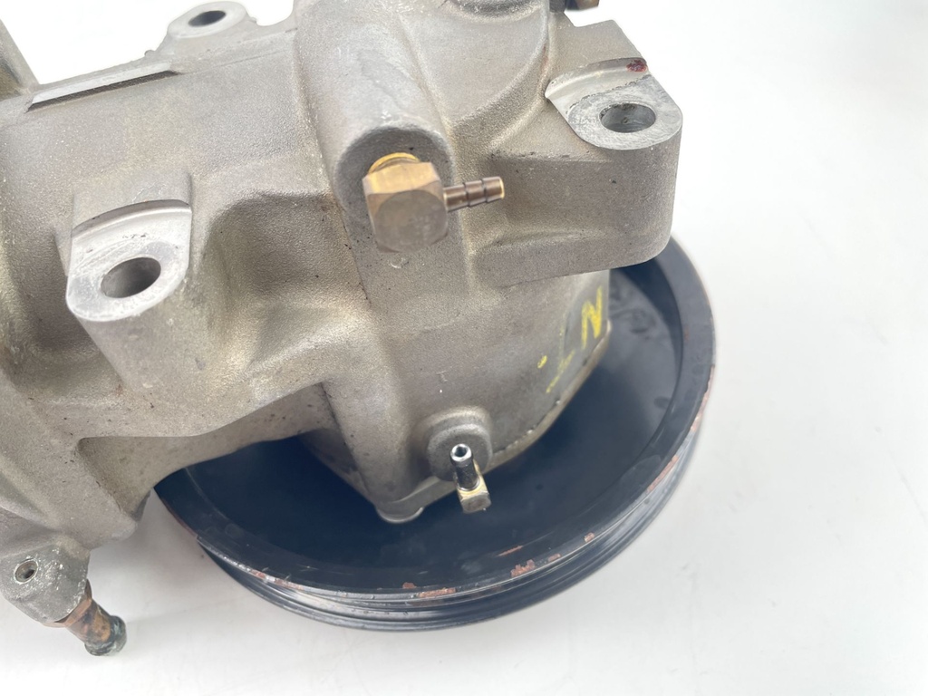 2003 Mercury 200 HP 2 Stroke Outboard Air Compressor Assembly 828123T19 OEM