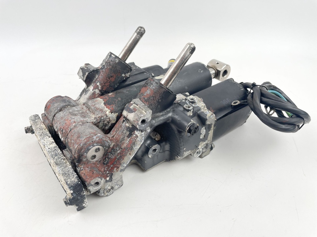 1989 Mercury 150 HP 2 Stroke Outboard Power Trim Tilt Unit 3 Wire - Needs Motor