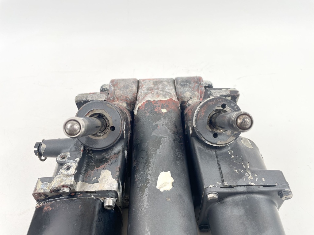 1989 Mercury 150 HP 2 Stroke Outboard Power Trim Tilt Unit 3 Wire - Needs Motor