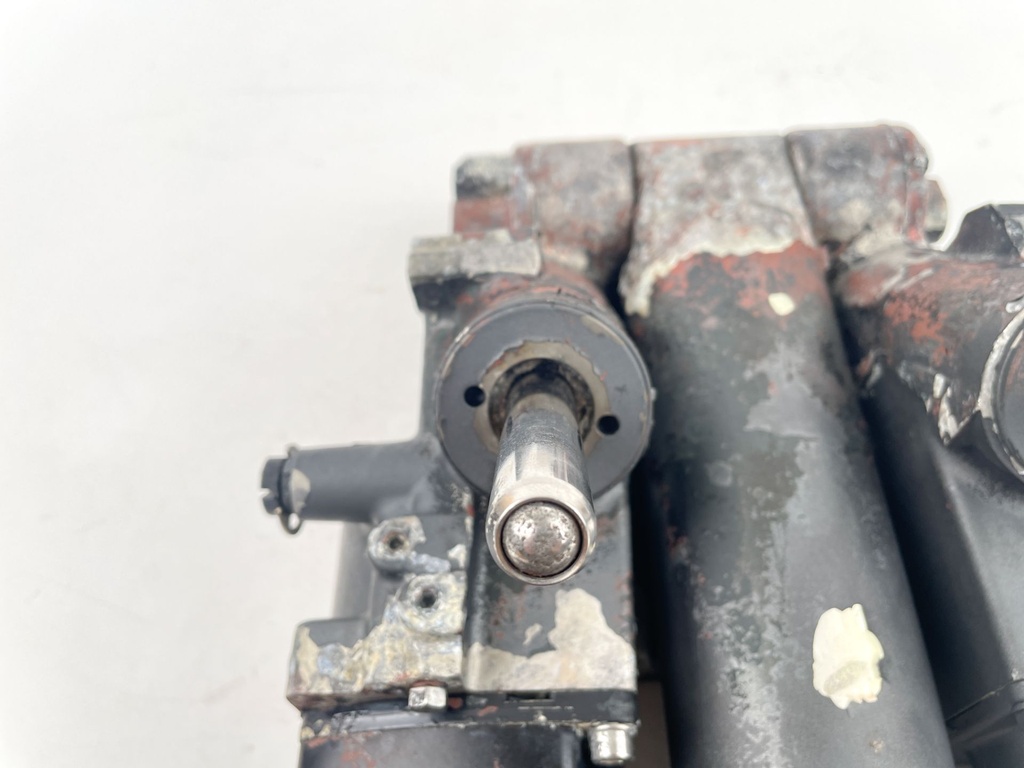 1989 Mercury 150 HP 2 Stroke Outboard Power Trim Tilt Unit 3 Wire - Needs Motor