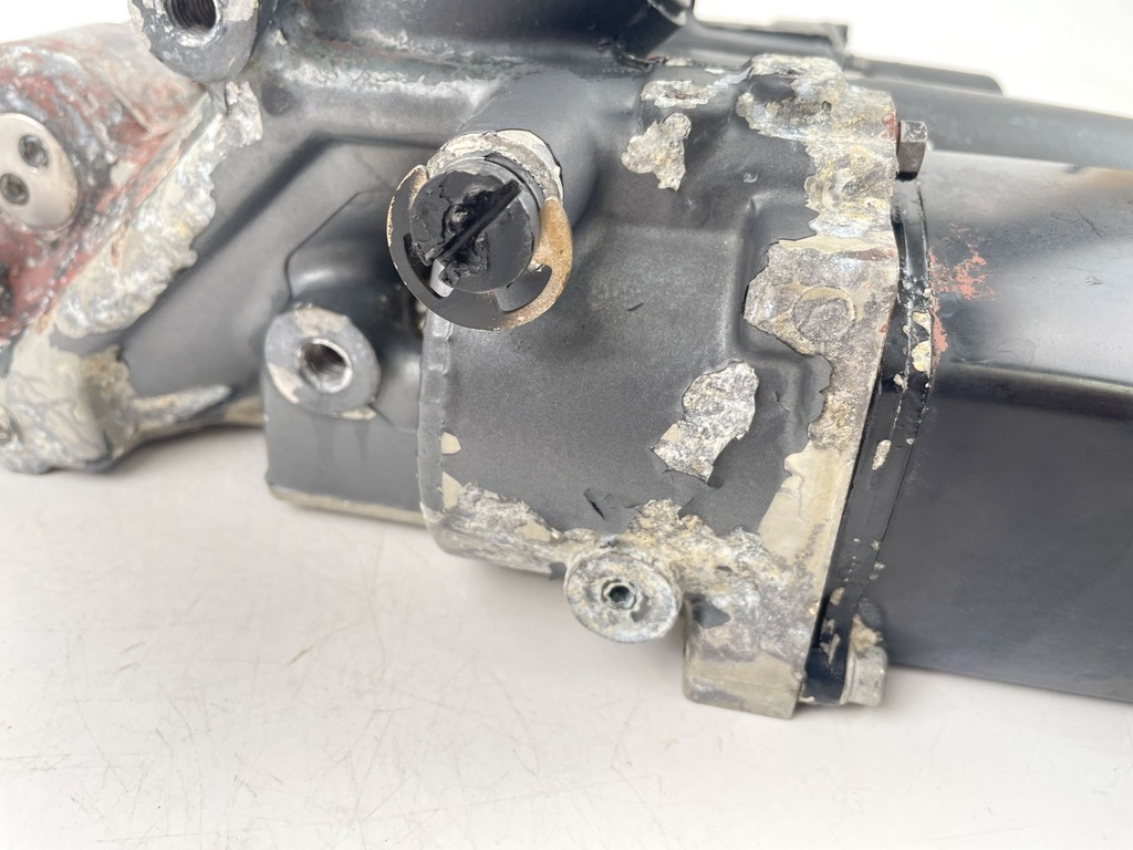 1989 Mercury 150 HP 2 Stroke Outboard Power Trim Tilt Unit 3 Wire - Needs Motor