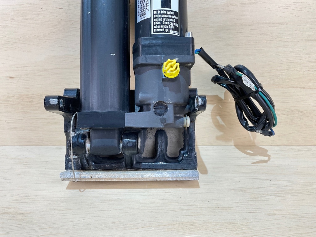2007 Mercury 90HP Optimax Trim And Tilt Unit Assembly 830250T08