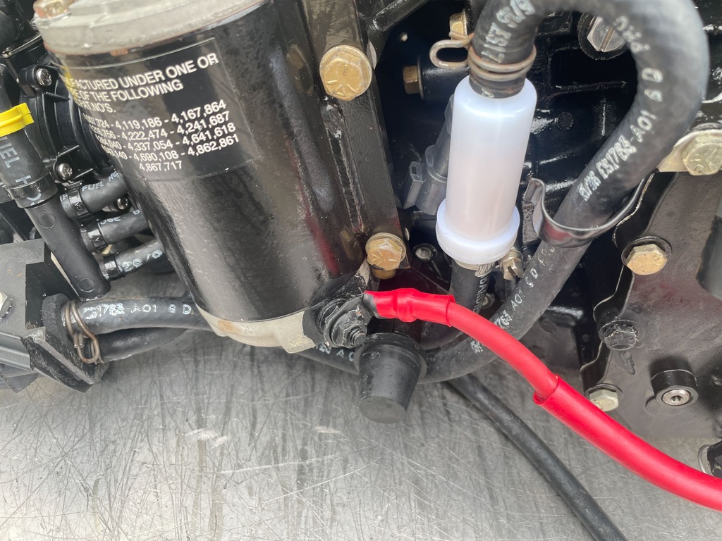 2005 Johnson 50 HP 2 Stroke Outboard Powerhead 0437342 OEM