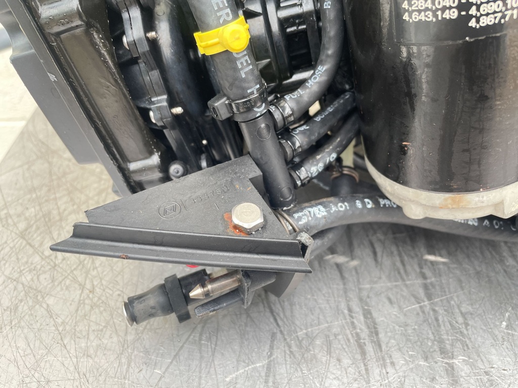 2005 Johnson 50 HP 2 Stroke Outboard Powerhead 0437342 OEM