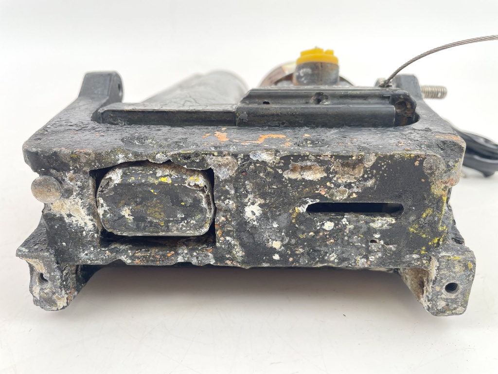 830150T2 Mercury 40 50 60 HP 2 Stroke Outboard Power Trim Tilt Unit Assembly 8M0055011