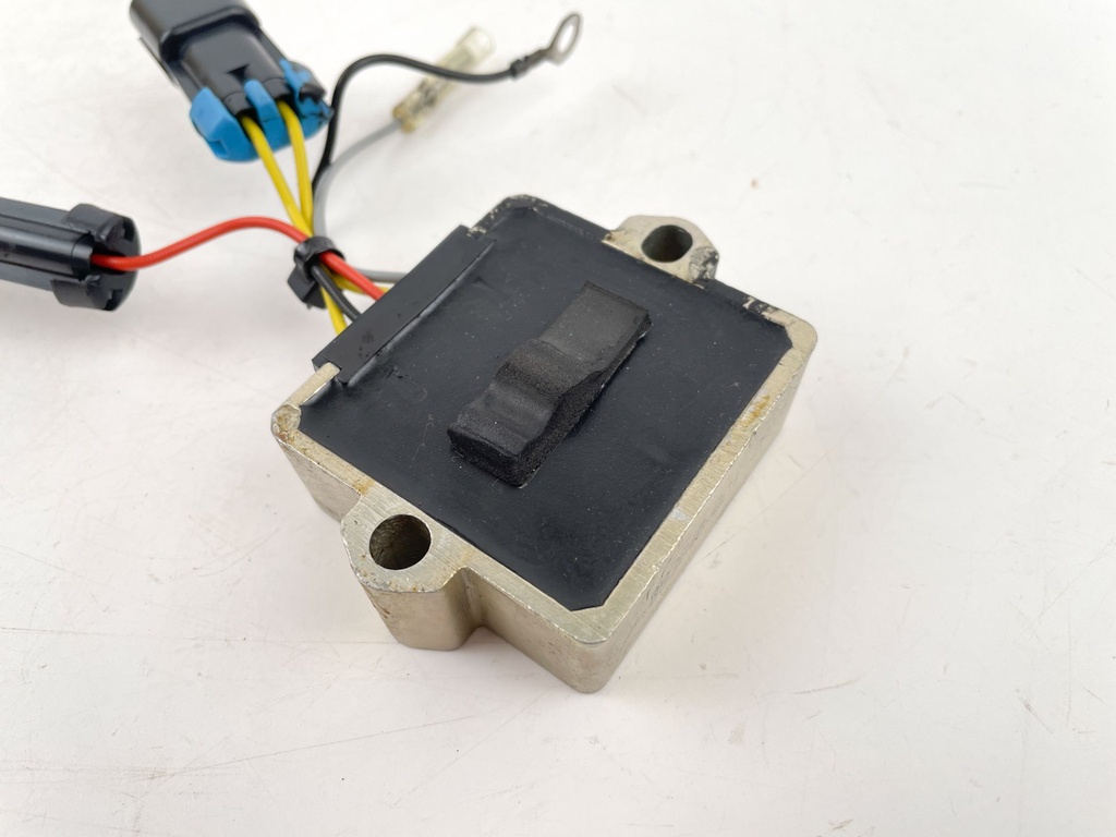 2008 Mercury 40 HP 4 Stroke Outboard Voltage Regulator 893640T01 OEM