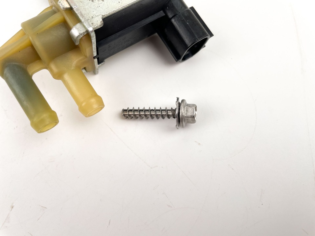 2008 Mercury 40 HP 4 Stroke Outboard Solenoid Valve 877805T OEM