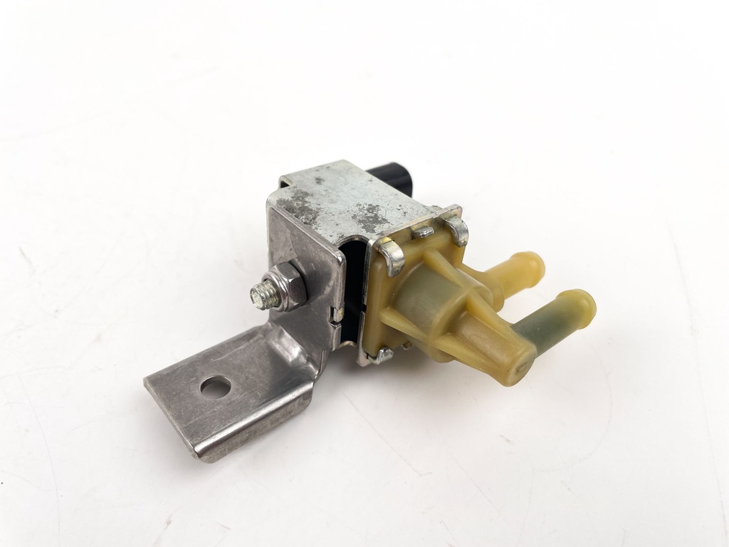 2008 Mercury 40 HP 4 Stroke Outboard Solenoid Valve 877805T OEM