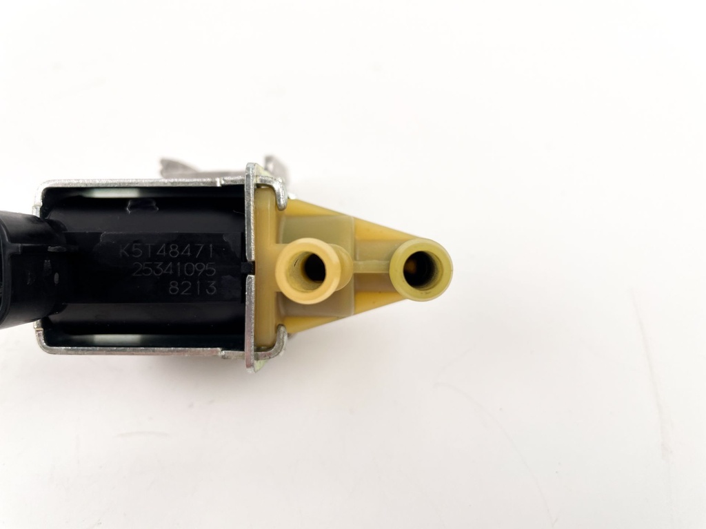 2008 Mercury 40 HP 4 Stroke Outboard Solenoid Valve 877805T OEM