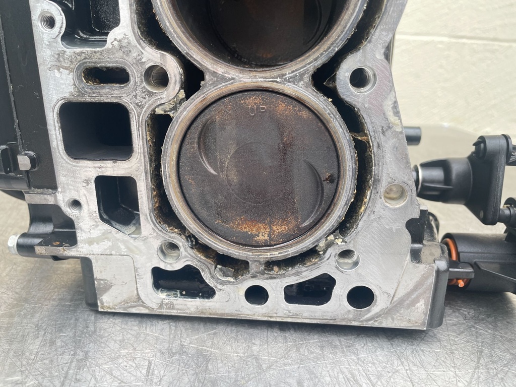 2008 Mercury 40 HP 4 Stroke Outboard Crankcase Short Block Assembly 893678T03 OEM